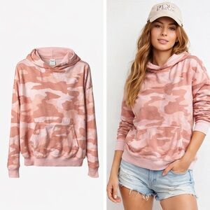 PINK Victoria’s Secret | Pink Camo Hoodie Sweatshirt Pullover | XS